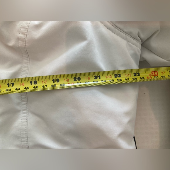 NEW-White Fur-Trimmed Winter Jacket
by Chillax - Picture 6 of 15